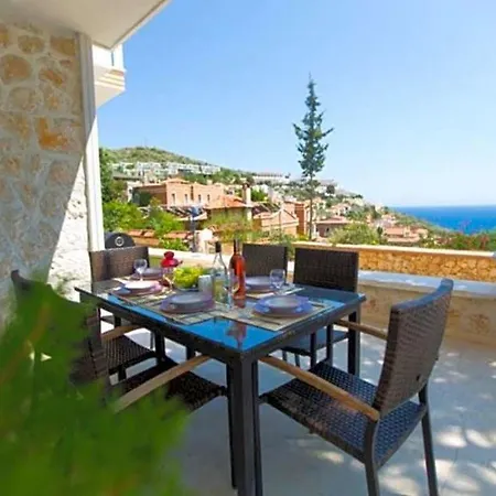 Sleeps 6 Pool Air Con Wifi