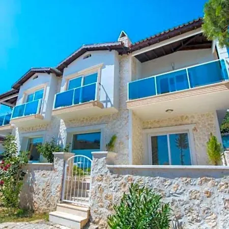 Sleeps 6 Pool Air Con Wifi 别墅