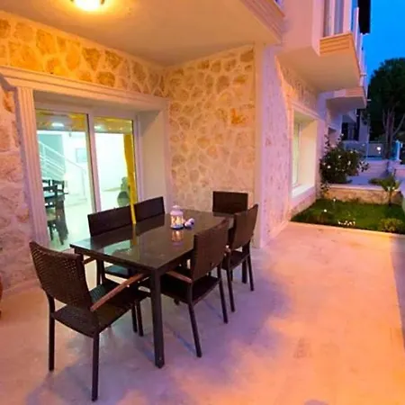 Sleeps 6 Pool Air Con Wifi 别墅 *